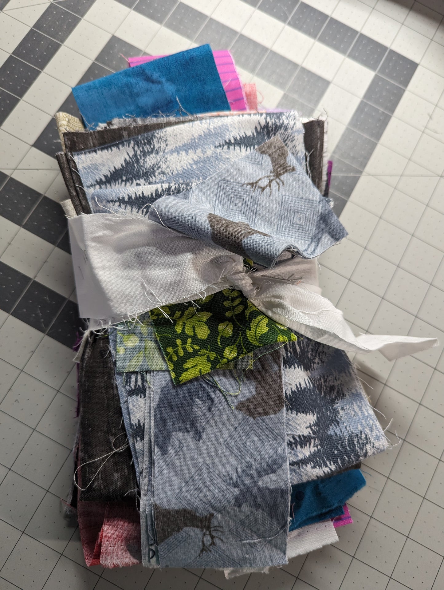print quilting cotton scrap bundle 1 lb (bundleB)