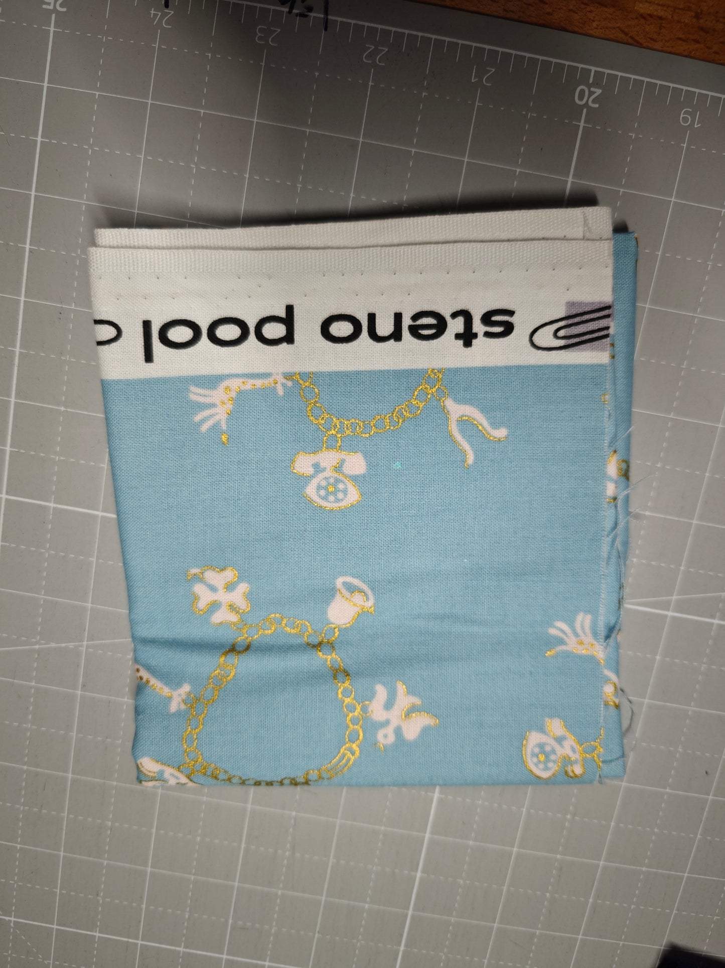 Steno pool by Kimberly Kight for C+S - fat quarter (metallic)