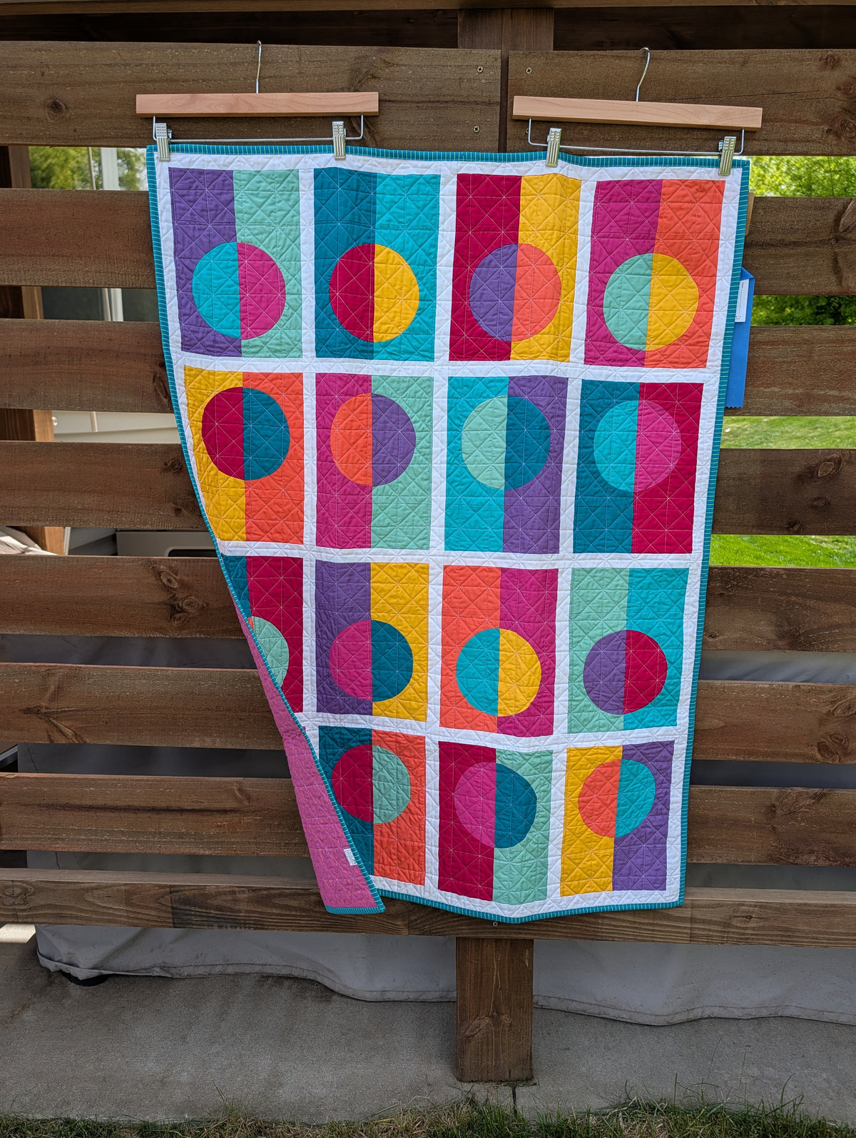 Full circle baby quilt