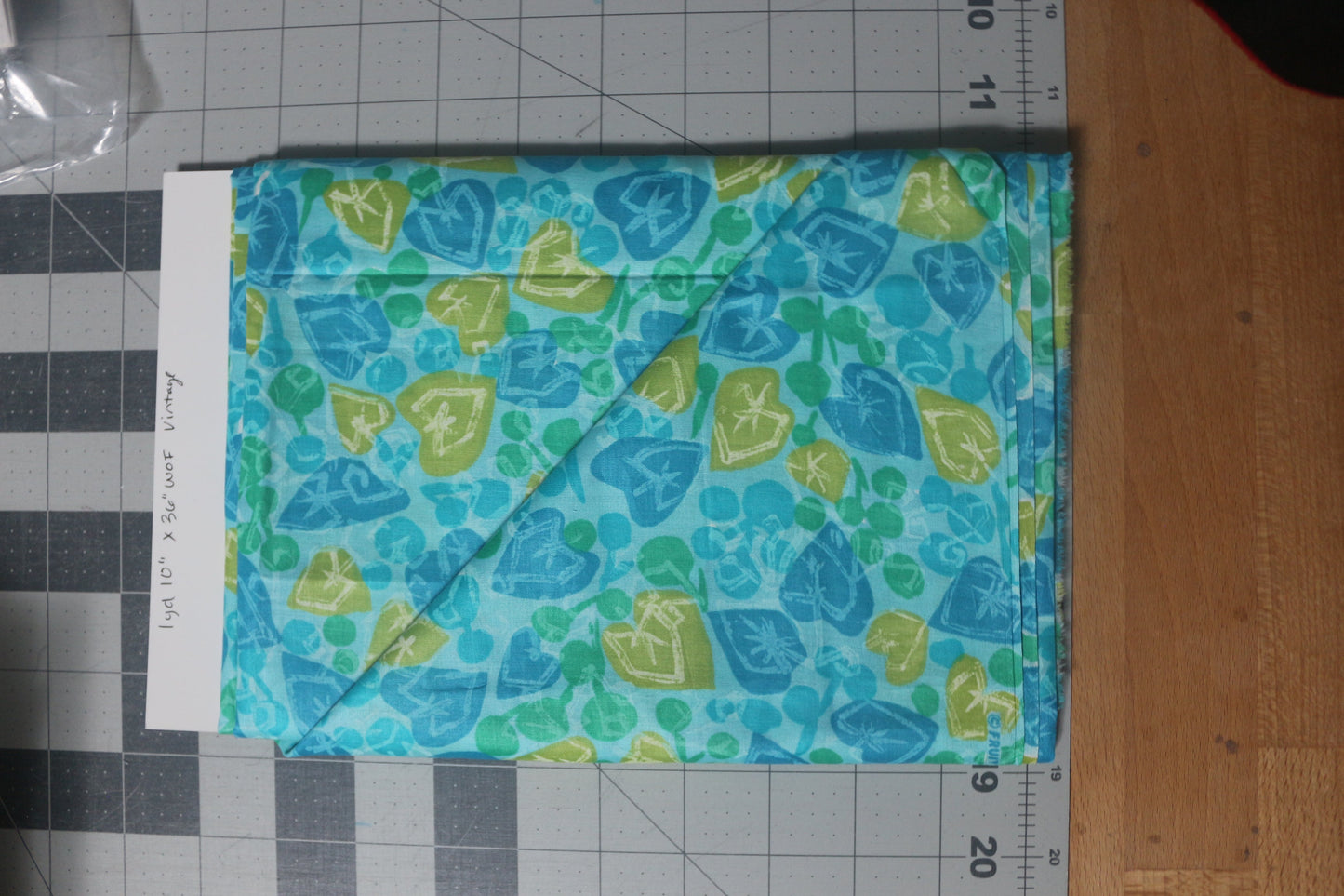 Vintage blue and aqua print - 1yd 10" x 36"WOF - Circa 1990