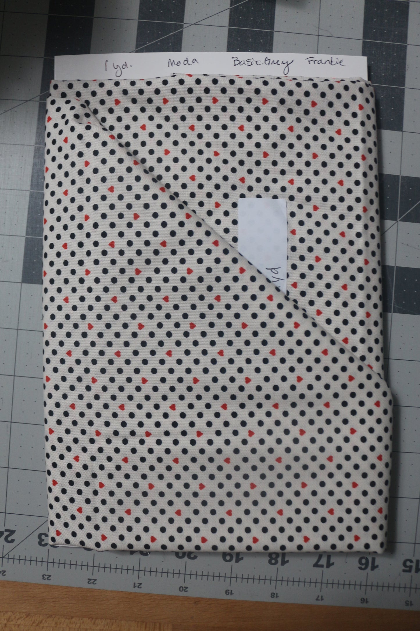 Moda Basic Grey Frankie - polka dot and hearts - 1 yard