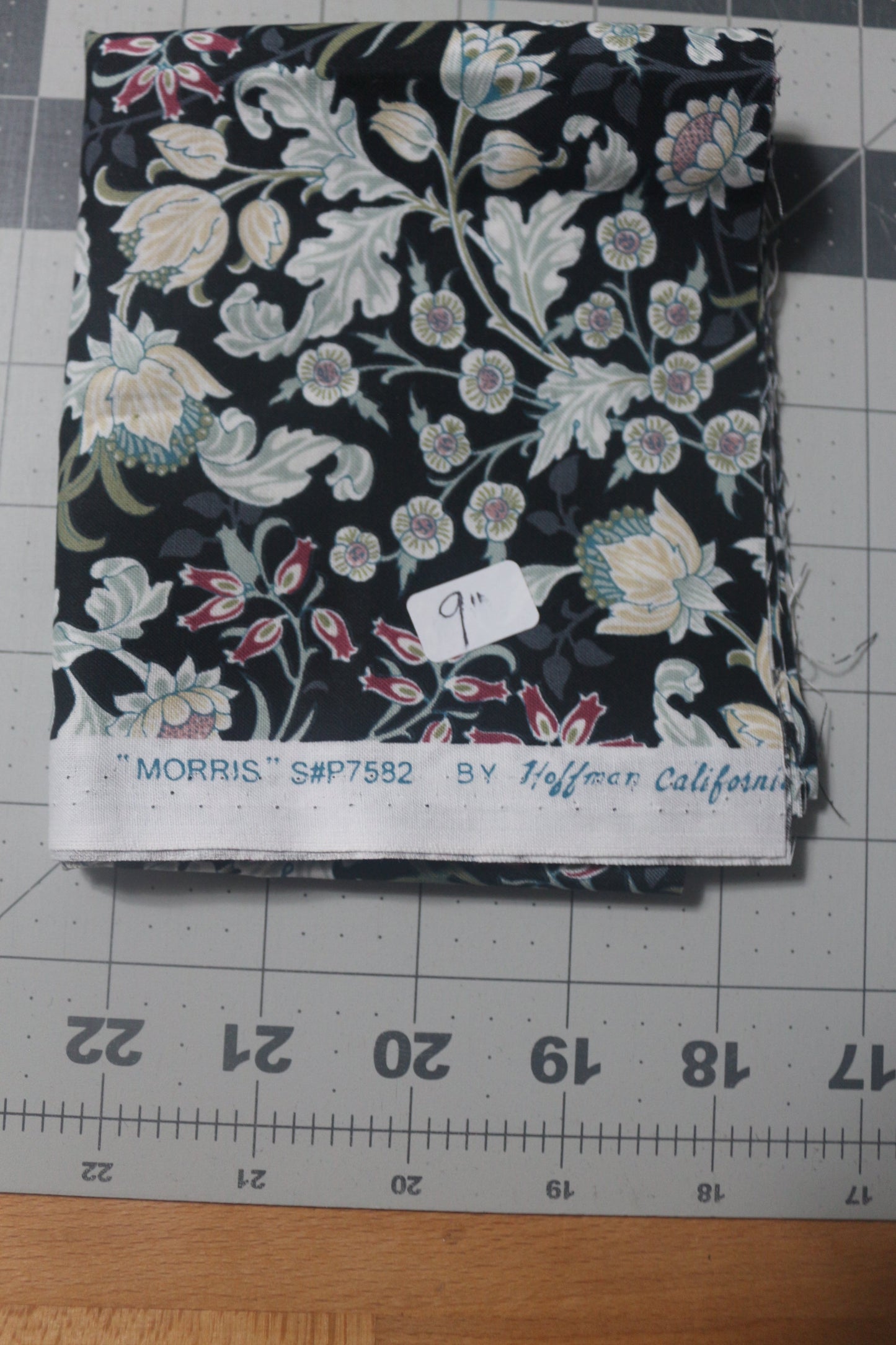 "Morris" Floral Print - 9"