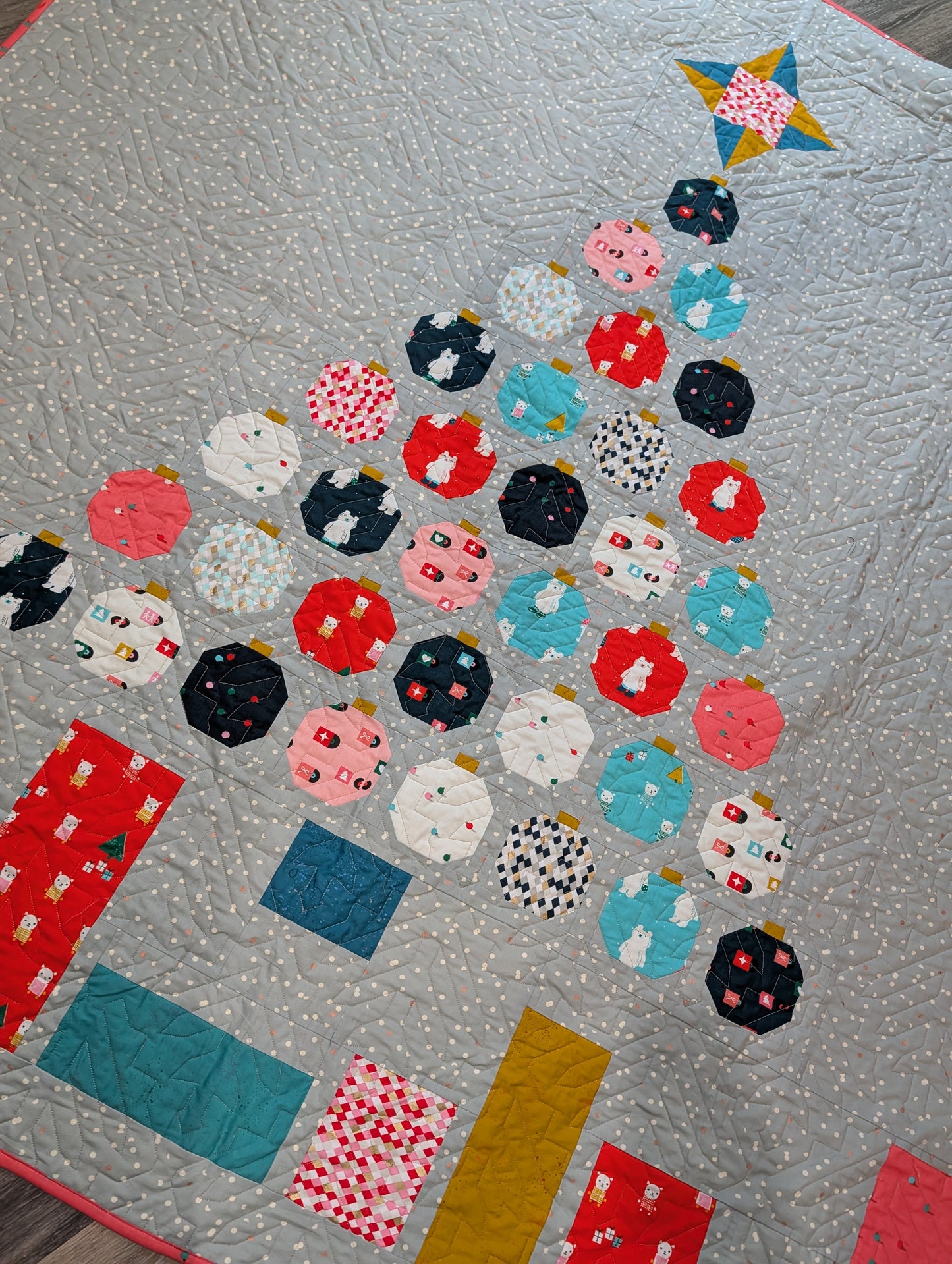 Merry Baubles quilt