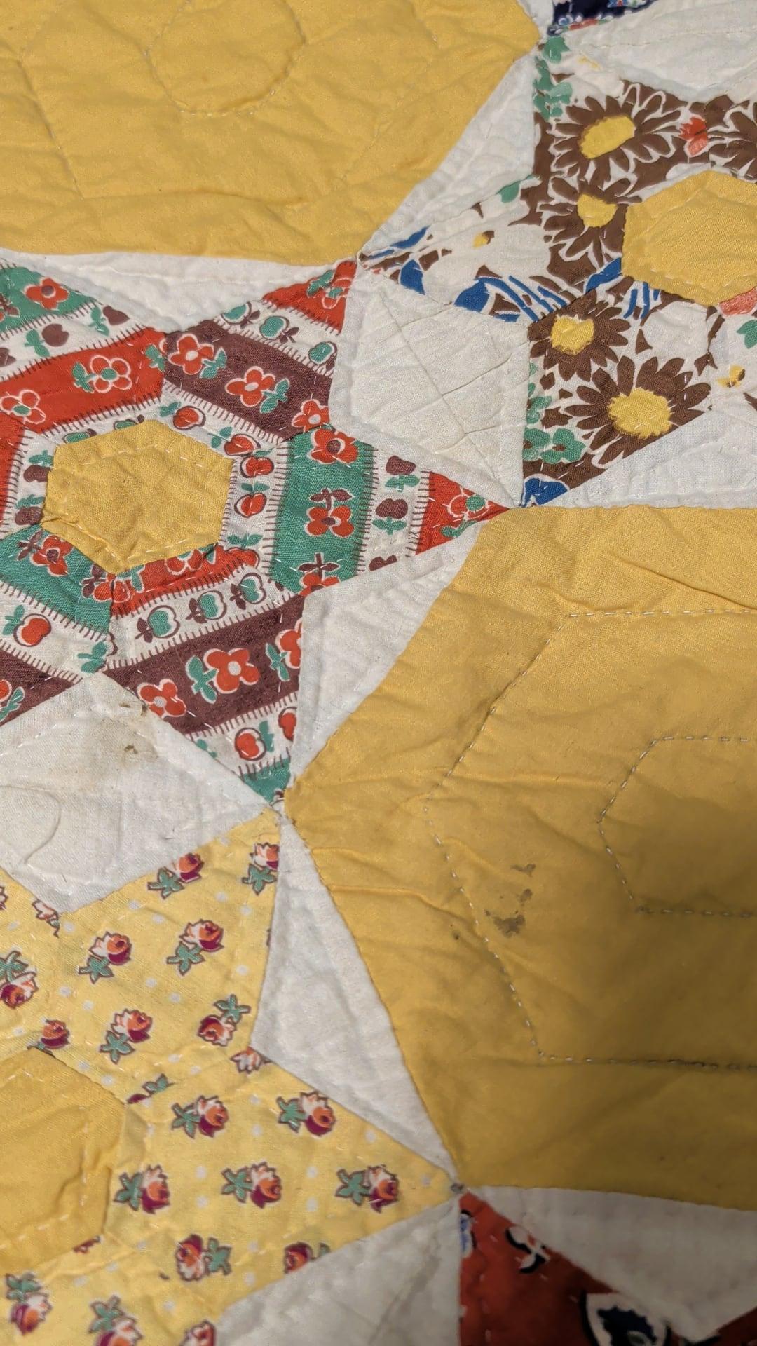 Vintage Hand-Quilted Star Quilt – Excellent Quality – 1930s/Feedsack-Style Prints – Yellow & Multi
