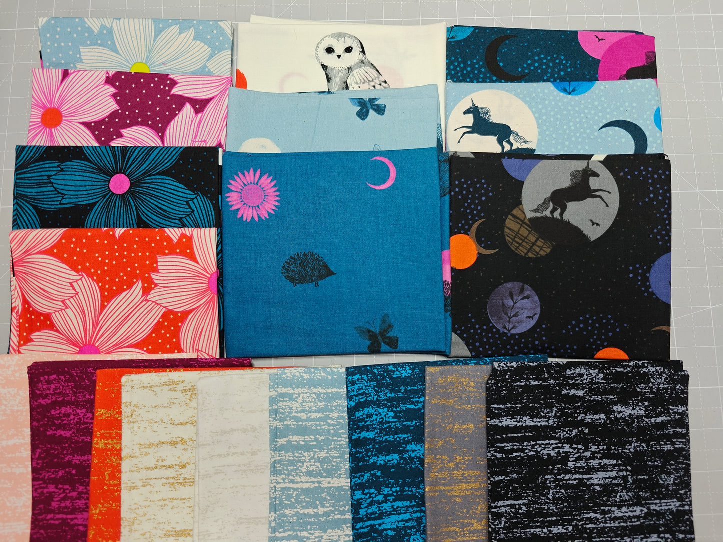 Crescent fat quarter bundle - 19 prints