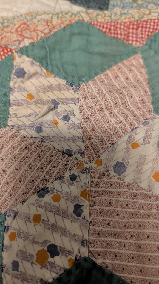 Charming Vintage Hand-Quilted Crib Quilt – Excellent Condition